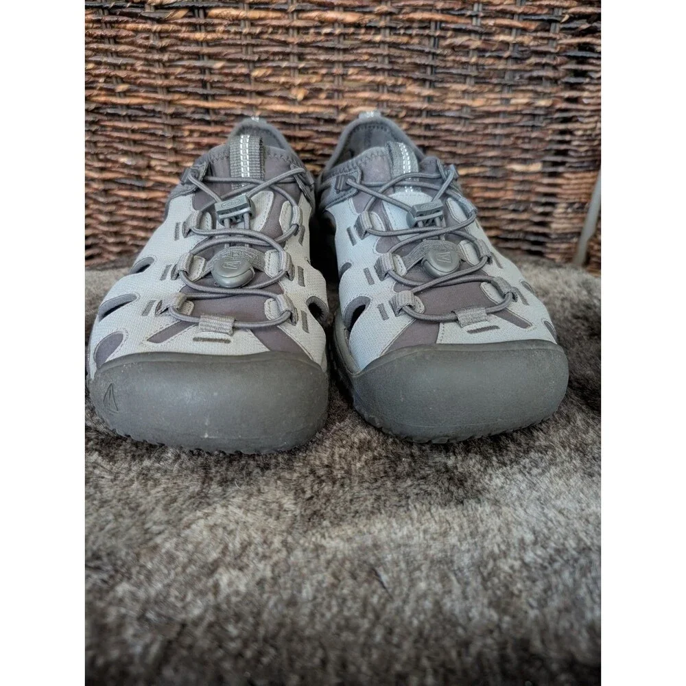 KEEN Men's SOLR High-Performance Closed Toe Water Sandals Gray Size 8 Beach Vaca